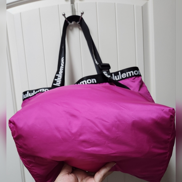 LULULEMON The Rest is Written Tote in Highlight Purple NWOT - Picture 7 of 16